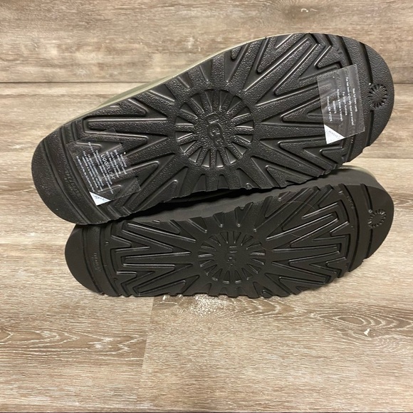 UGG | Neumel Platform Zip Chukka Boots In Ultra Matte Seaweed Size 11 NEW - Picture 9 of 9